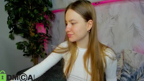 Candy online show from October 2025 01:03:02 AM