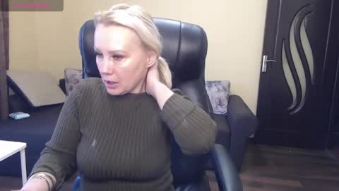 Snapshot of candy_hellenx chatting on April 2026 07:20:02 AM candy_hellenx online show from April 2026 07:20:02 AM