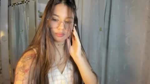 Nickol online show from September 2025 11:16:01 PM