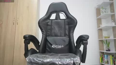 Nickol online show from June 2026 07:36:01 PM