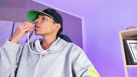  and MarilynHot online show from April 2026 09:20:02 PM