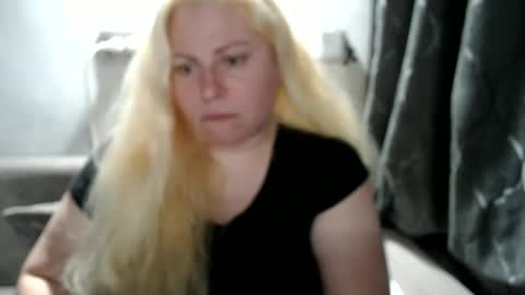 Laura online show from March 2025 09:25:02 PM