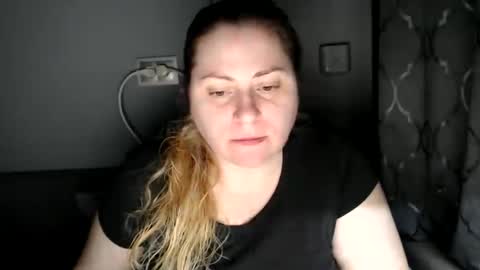 Laura online show from September 2025 08:47:02 PM