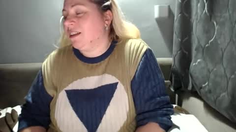 Laura online show from October 2025 05:58:02 PM