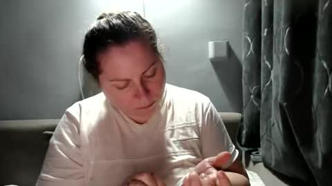 Laura online show from December 2025 09:45:02 PM