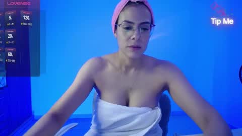 Candy Dowson online show from January 2025 09:51:01 PM