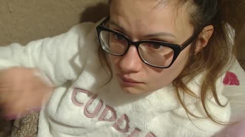 say meow and send tips  online show from December 2024 08:04:01 PM