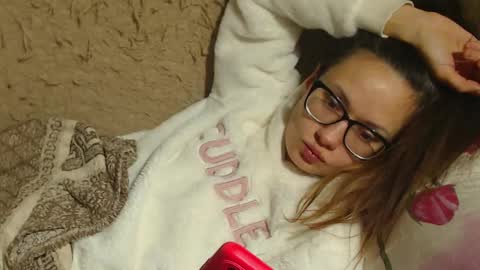 say meow and send tips  online show from December 2024 09:36:02 PM