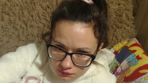 say meow and send tips  online show from February 2025 09:45:02 PM