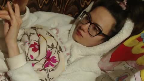 say meow and send tips  online show from March 2025 01:04:02 AM