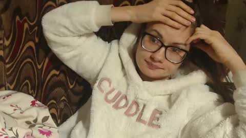 say meow and send tips  online show from March 2025 05:25:01 PM