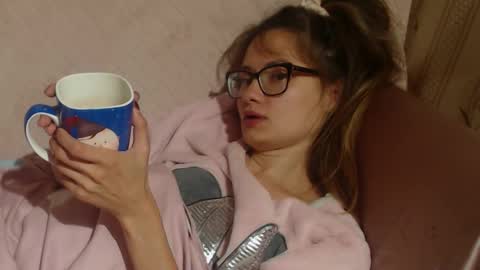 say meow and send tips  online show from October 2025 11:24:02 PM