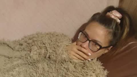 say meow and send tips  online show from November 2025 12:18:01 PM