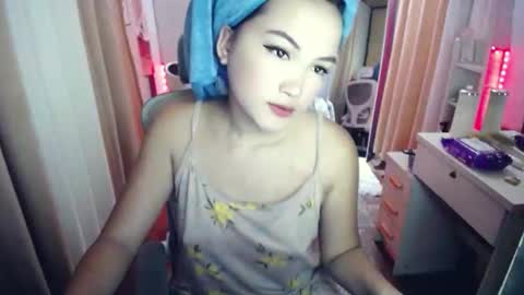 Snapshot of candylovergirl chatting on February 2026 07:27:01 AM leahlex 3 online show from February 2026 07:27:01 AM