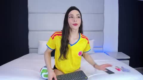 candyluxury_ online show from June 2026 12:25:01 PM
