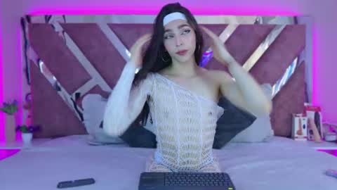 candyluxury_ online show from June 2026 12:38:02 PM