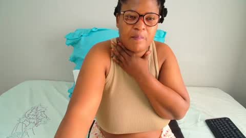 Snapshot of candyyumsaerolaxx chatting on June 2026 07:44:02 AM candyyumsaerolaxx online show from June 2026 07:44:02 AM