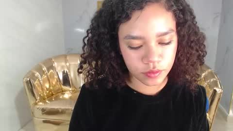 canela_s1 online show from October 2025 08:20:01 PM