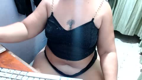 Snapshot of canelacollins chatting on July 2026 03:17:02 AM CanelaCollins online show from July 2026 03:17:02 AM