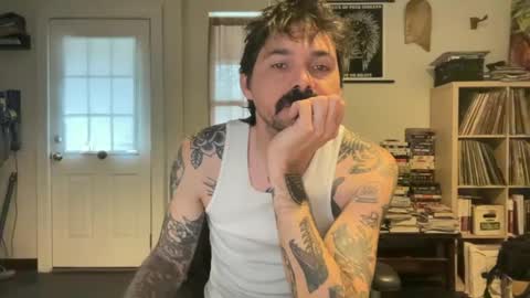 Snapshot of cantleavethehouse chatting on December 2024 04:25:02 PM cantleavethehouse online show from December 2024 04:25:02 PM