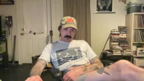 Snapshot of cantleavethehouse chatting on February 2025 05:36:01 AM cantleavethehouse online show from February 2025 05:36:01 AM