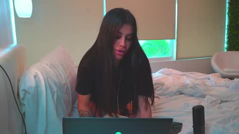 Snapshot of capriciousqueen chatting on September 2025 11:26:02 PM Miyah online show from September 2025 11:26:02 PM