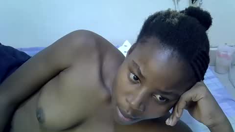 capril_sexy online show from February 2026 08:04:02 AM