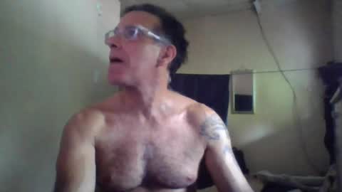 Snapshot of captainfox_ chatting on June 2026 06:46:02 PM captainfox_ online show from June 2026 06:46:02 PM