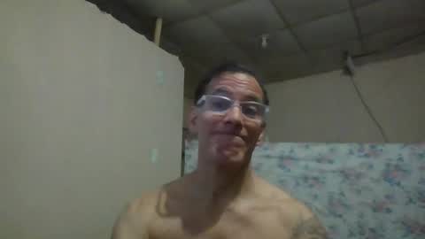Snapshot of captainfox_ chatting on June 2026 12:44:01 AM captainfox_ online show from June 2026 12:44:01 AM