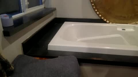 Snapshot of captiandrain chatting on February 2025 01:40:02 AM Jay online show from February 2025 01:40:02 AM