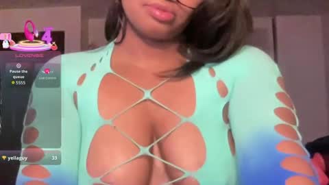 Snapshot of caramel_dreamq chatting on January 2026 02:35:02 AM pretty hazel online show from January 2026 02:35:02 AM