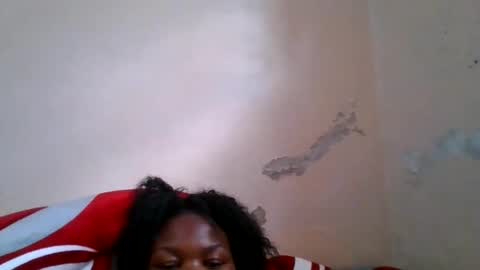 caramel_flames online show from November 2025 01:57:02 PM