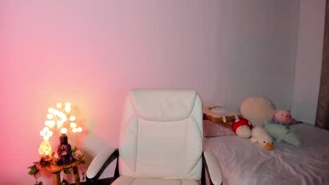              online show from December 2024 01:18:01 AM