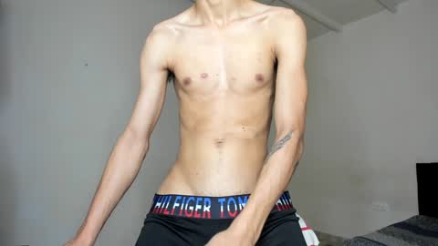 Snapshot of cardrey05 chatting on January 2025 01:18:02 AM Carlos and Cristian online show from January 2025 01:18:02 AM