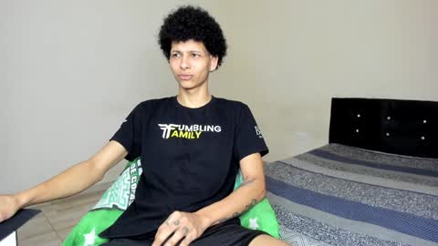 Snapshot of cardrey05 chatting on January 2025 01:11:02 PM Carlos and Cristian online show from January 2025 01:11:02 PM