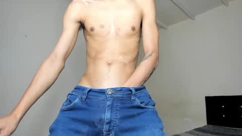 Snapshot of cardrey05 chatting on January 2025 10:46:02 PM Carlos and Cristian online show from January 2025 10:46:02 PM