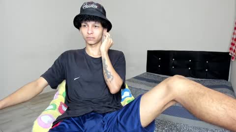 Snapshot of cardrey05 chatting on January 2025 02:54:01 AM Carlos and Cristian online show from January 2025 02:54:01 AM