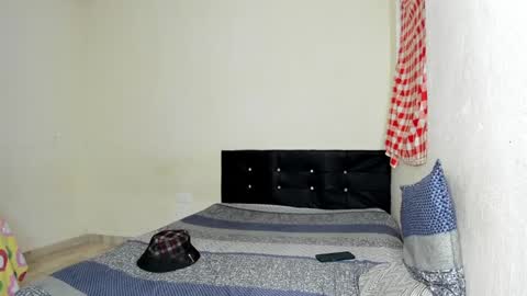 Snapshot of cardrey05 chatting on January 2025 11:36:02 PM Carlos and Cristian online show from January 2025 11:36:02 PM