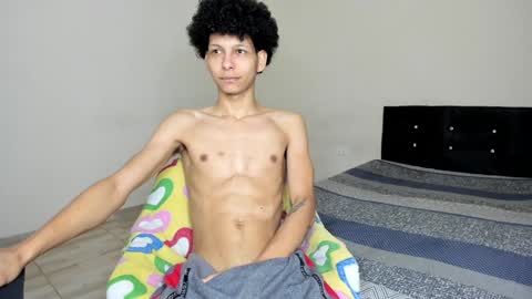 Snapshot of cardrey05 chatting on January 2025 08:40:01 AM Carlos and Cristian online show from January 2025 08:40:01 AM