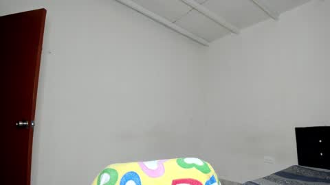 Snapshot of cardrey05 chatting on January 2025 01:08:01 AM Carlos and Cristian online show from January 2025 01:08:01 AM