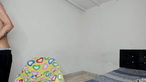 Snapshot of cardrey05 chatting on February 2025 02:43:01 PM Carlos and Cristian online show from February 2025 02:43:01 PM