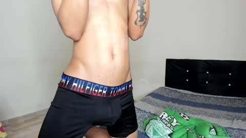 Snapshot of cardrey05 chatting on February 2025 04:37:02 AM Carlos and Cristian online show from February 2025 04:37:02 AM