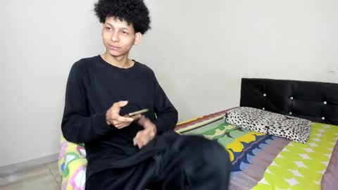 Snapshot of cardrey05 chatting on March 2025 01:22:01 AM Carlos and Cristian online show from March 2025 01:22:01 AM