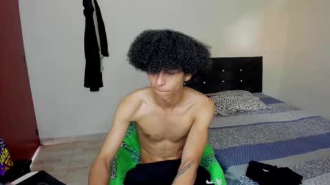 Snapshot of cardrey05 chatting on September 2025 07:25:01 PM Carlos and Cristian online show from September 2025 07:25:01 PM