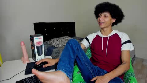 Snapshot of cardrey05 chatting on September 2025 07:15:02 PM Carlos and Cristian online show from September 2025 07:15:02 PM