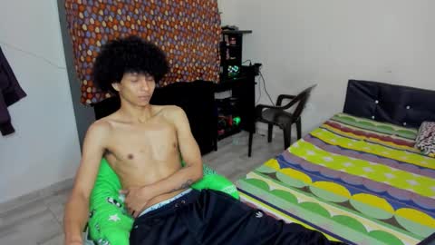 Snapshot of cardrey05 chatting on October 2025 06:07:02 PM Carlos and Cristian online show from October 2025 06:07:02 PM