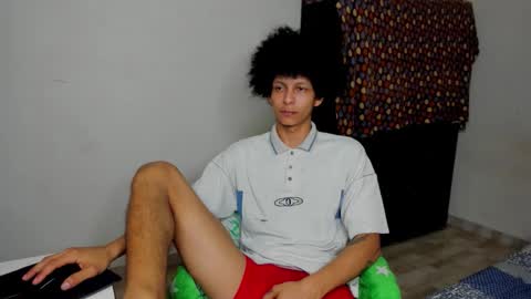 Snapshot of cardrey05 chatting on October 2025 09:10:01 AM Carlos and Cristian online show from October 2025 09:10:01 AM