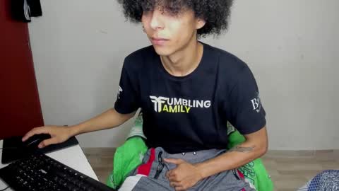 Snapshot of cardrey05 chatting on November 2025 05:13:02 AM Carlos and Cristian online show from November 2025 05:13:02 AM