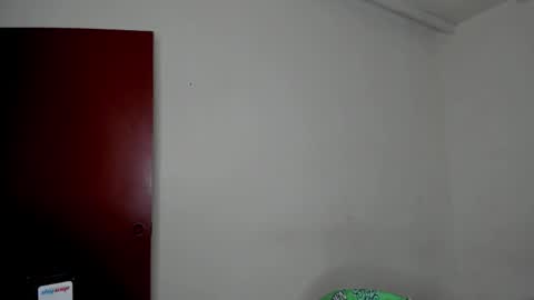 Snapshot of cardrey05 chatting on November 2025 02:43:02 AM Carlos and Cristian online show from November 2025 02:43:02 AM