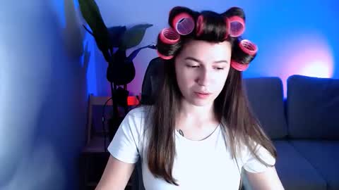 Mary online show from November 2025 10:14:01 PM